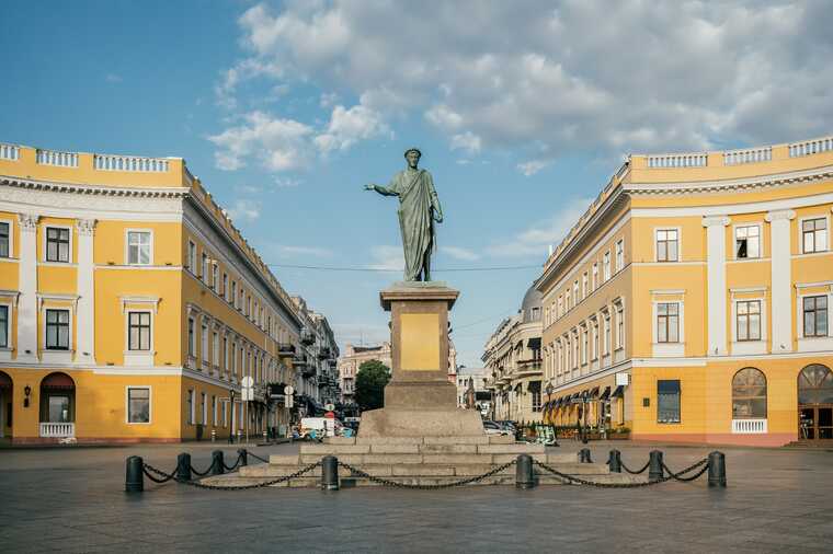 НАБУ завершило справу про злочинне угрупування в мерії Одеси