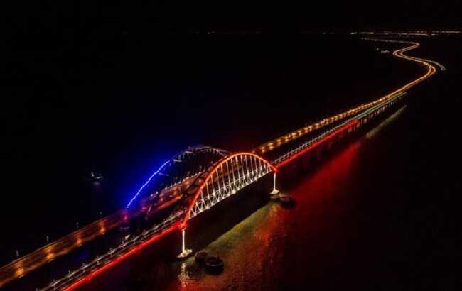 После взрыва в районе Крымского моста начался пожар, — Рогов