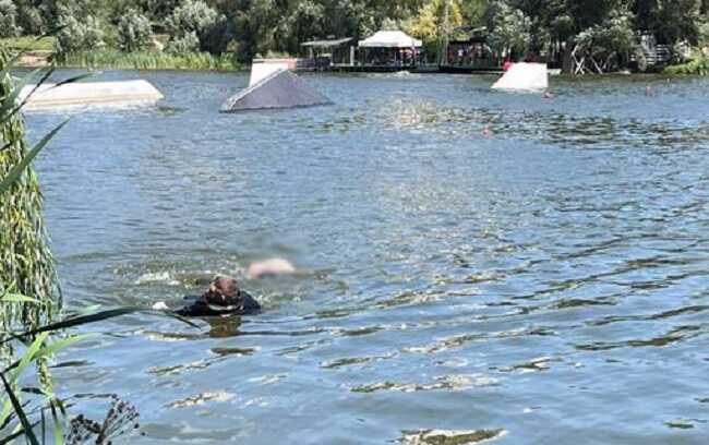 У Києві в Святошинському районі столиці в озері виявлено тіло чоловіка