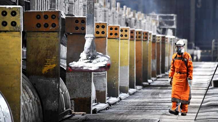 Украина продает РФ титановое сырье для производства самолетов и ракет, — СМИ