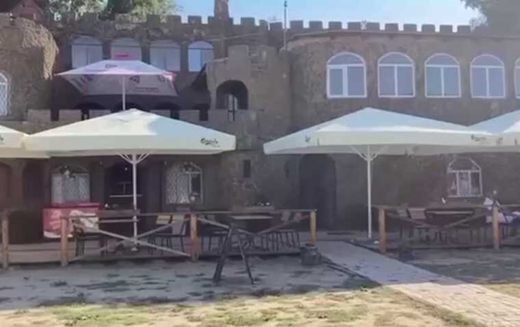 "Не подобається російська? Геть звідси!": на Одещині власниця кафе накинулася на військового