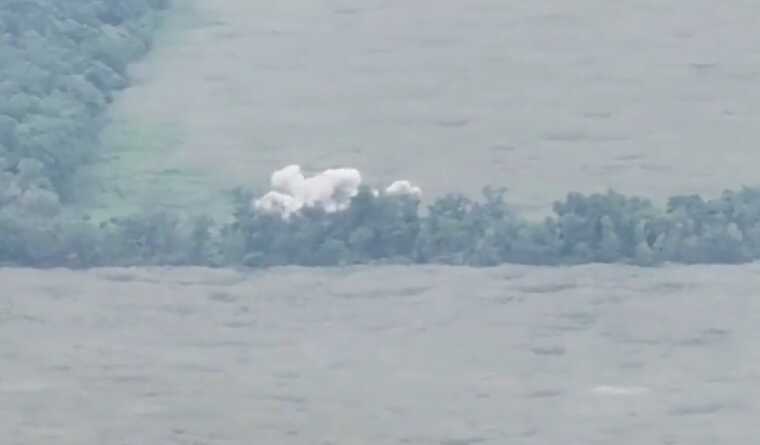 Українські військові з 31 ОМБр касетними боєприпасами знищили ворожий розрахунок Д-30