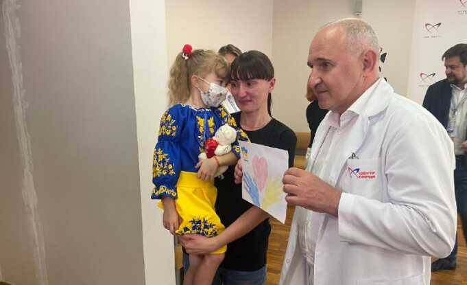 6-річну дівчинку, якій місяць тому пересадили серце, виписали з лікарні