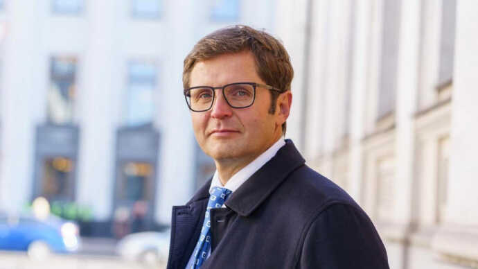 Рада забрала мандат у нардепа Холодова