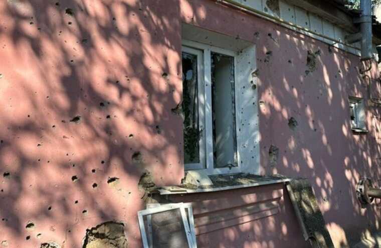 Окупанти обстріляли дитячий садок у Херсоні: є поранений