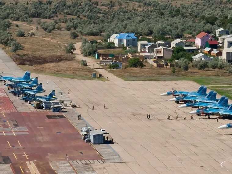 Окупанти поскаржилися на атаку на аеродром у Новофедорівці