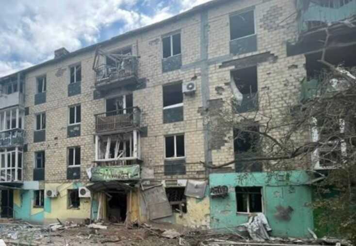 Окупанти авіабомбами атакували Торецьк в Донецькій області: є поранені