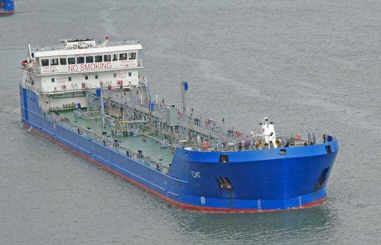 З’явилися відео із пошкодженим російським танкером Sig