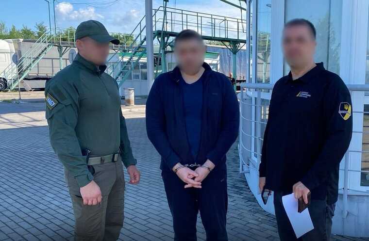 Підозрюваного у справі ПЛР-тестів екстрадовано зі Словаччини