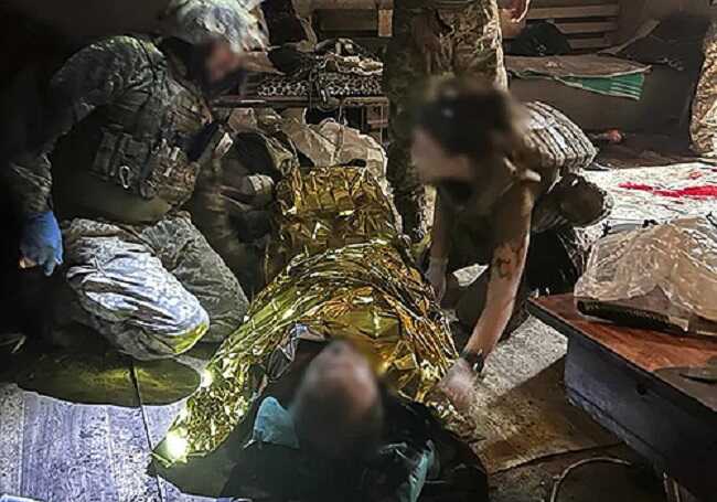 Оккупанты ударили управляемой авиабомбой по Орехову: погиб правоохранитель, много пострадавших