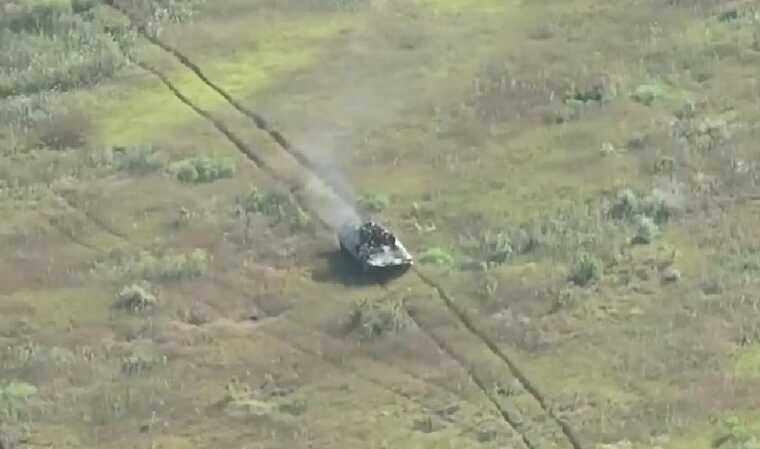 БМП окупантів разом з десантом підірвалася на міні