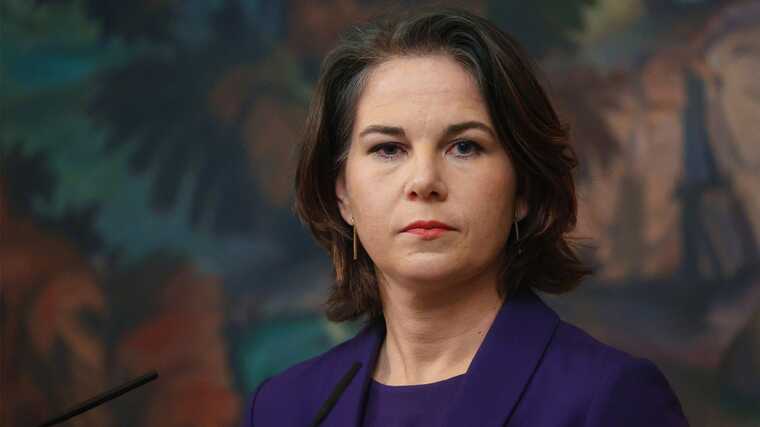 Бербок отправилась в Новую Зеландию и Австралию, будет говорить об Украине