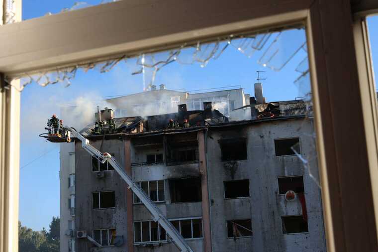 Опубликовано фото последствий ракетных ударов по Львову и Луцку