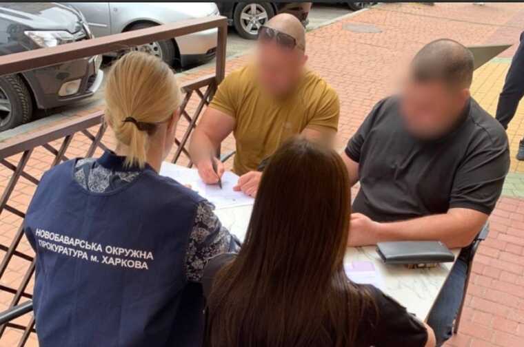 У Харківській області директор компанії вкрав кошти на ремонт пошкодженого обстрілом будинку