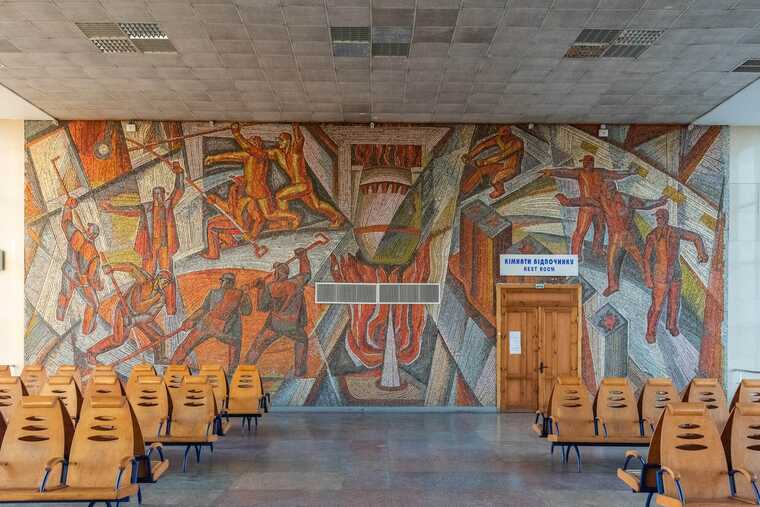 Окупанти в Маріуполі знищили унікальні мозаїки