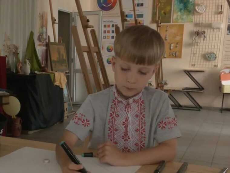 5-річний хлопчик із Черкаської області продає свої картини заради допомоги ЗСУ