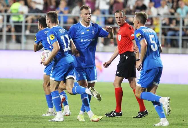 "Азов" – герої України". "Динамо" красномовно відповіло на ганебний вчинок вболівальників "Аріса"