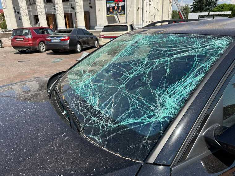 Кількість жертв удару по Чернігову зросла до 7