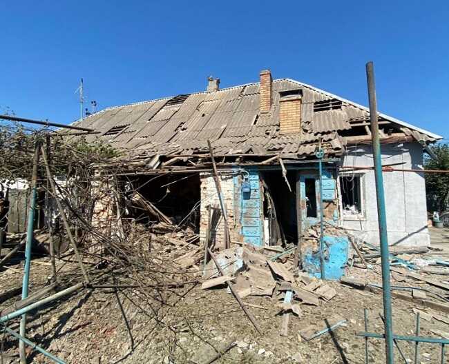 Окупанти обстріляли з артилерії Дніпропетровську область, є постраждала