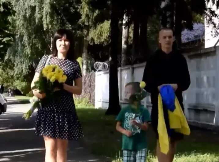 Вдома чекала родина: в ДПСУ показали щемливе відео повернення бійця з фронту