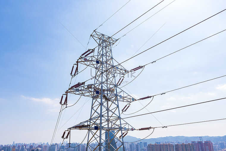 На Київщині поблизу високовольтної вежі виявили тіло 14-річного хлопця