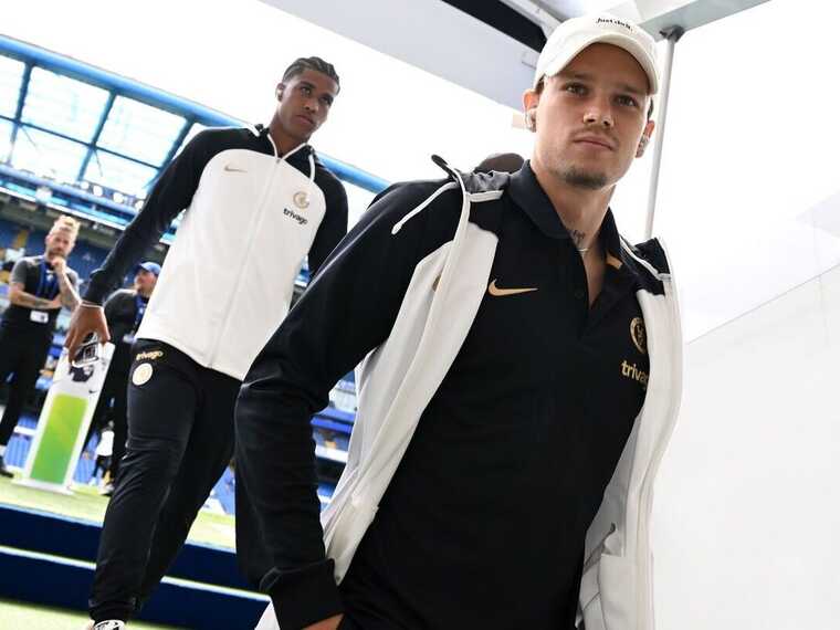 Мудрик загадочно "исчез" из "Челси"