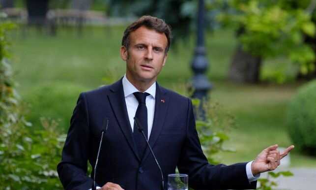 Макрон заявив, що готовий поговорити з Путіним за необхідності