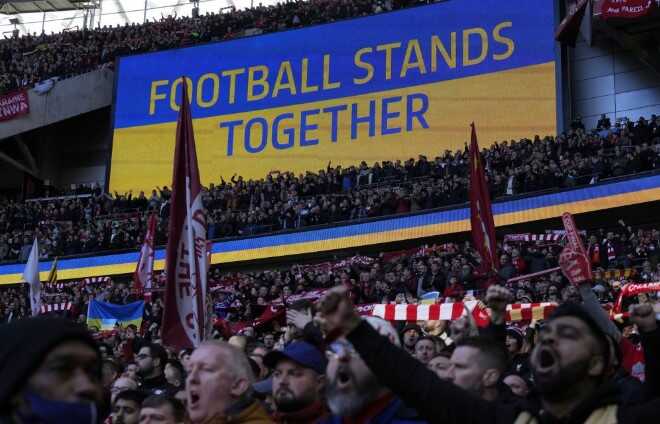 Британські футбольні клуби привітали Україну з Днем Незалежності: Влаштували яскравий флешмоб