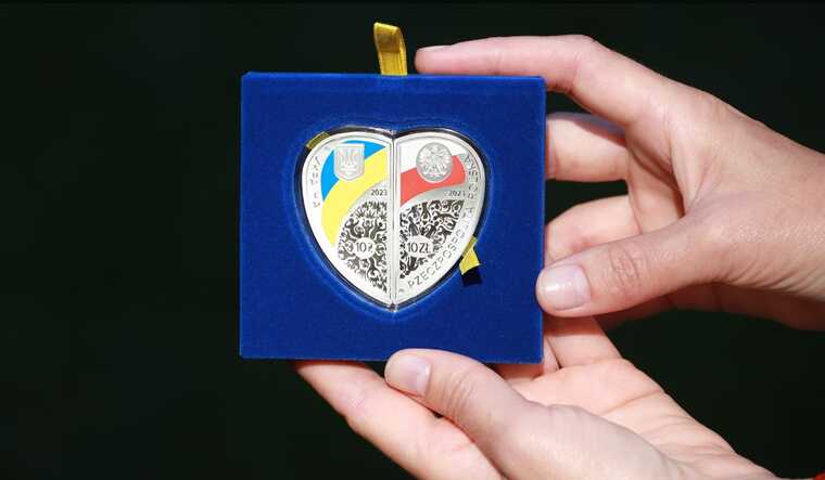 Украина и Польша выпустили общие монеты, посвященные дружбе и братству