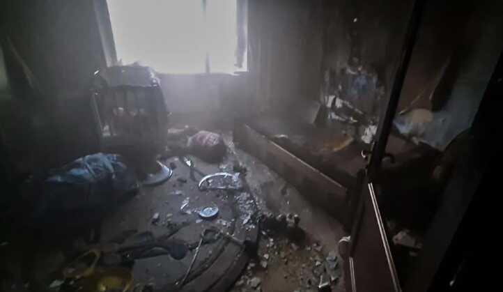 В Киевской области во время пожара бойцы ГСЧС спасли 5-летнего мальчика