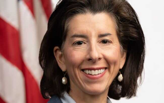 Міністр торгівлі США прибула із візитом до Китаю