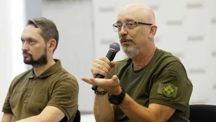 98% разговоров с Президентом посвящены обеспечению ВСУ, - Резников