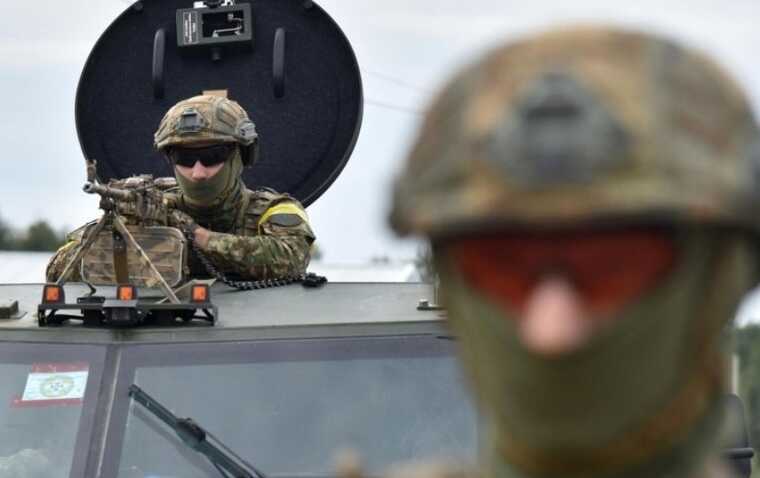 "Знімуть броні з держслужбовців": як в Україні мобілізувати 500 тисяч людей за півроку