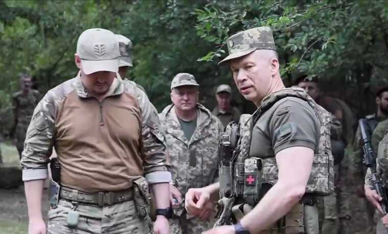 Сирський відвідав передову: планували з командирами подальші дії