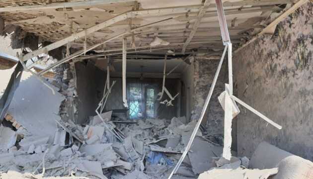 Окупанти з важкої артилерії обстріляли Нікополь