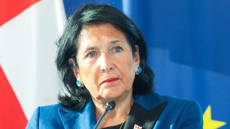 В Грузии правящая партия начала процедуру импичмента против президента Зурабишвили