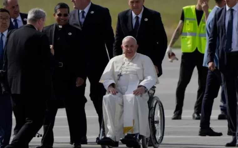 Папа Римский впервые в истории посетил Монголию