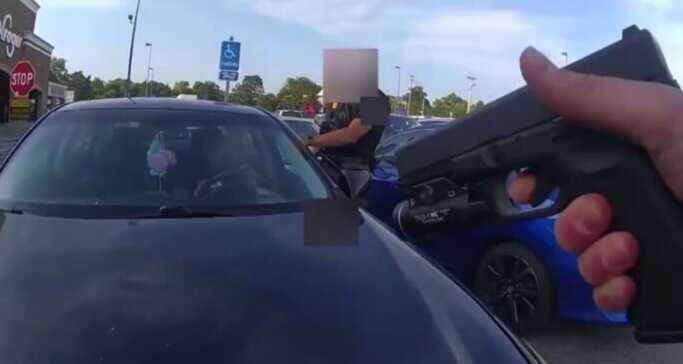 В штате Огайо офицер полиции застрелил темнокожую беременную через лобовое стекло авто