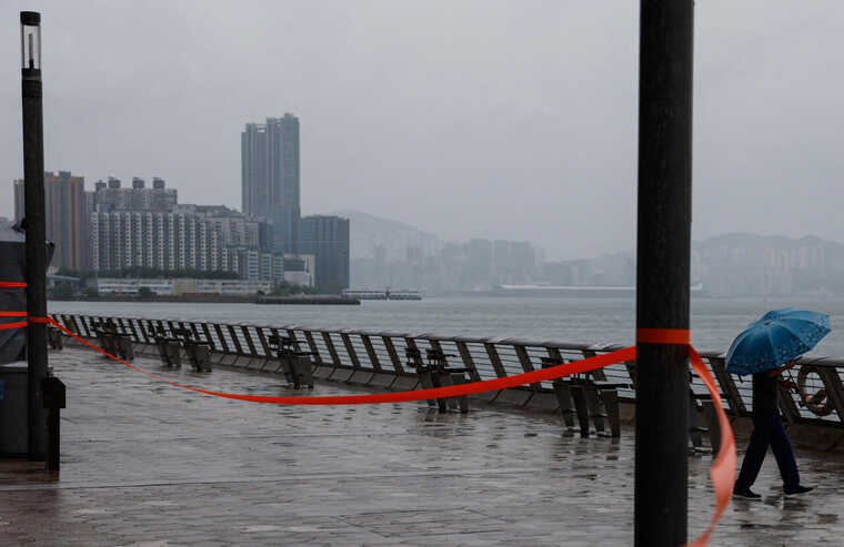 У Китаї через тайфун «Саола» евакуювали понад 780 тисяч людей