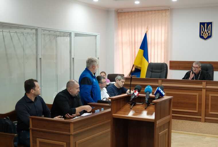 Суддя пішов до нарадчої кімнати, щоб визначити запобіжний захід Коломойському