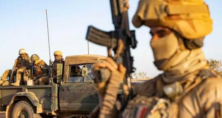 Франція почала переговори про виведення частини своїх військ із Нігеру