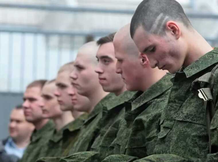 Окупація Луганщини: банки передають дані клієнтів до окупаційних військкоматів