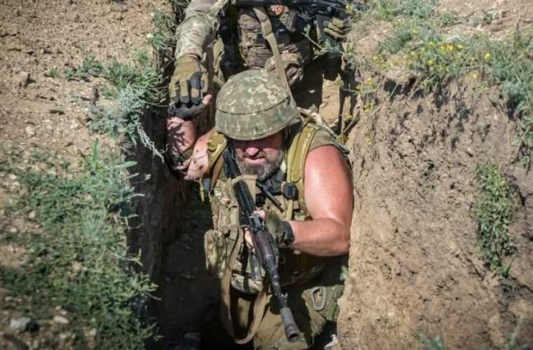 Готовят "ударный кулак": ВСУ сдерживают бешеное давление на Лимано-Купянском направлении.