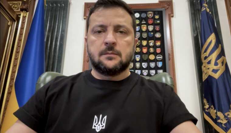 Бумажной работы в войсках должно стать значительно меньше, - Зеленский