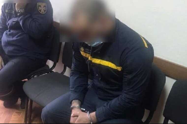 Бывший пожарный из Днепра на заказ поджигал элитные авто в Одесской области