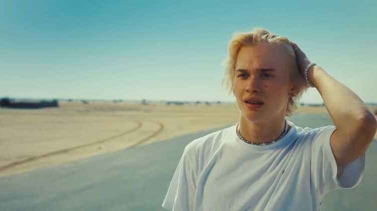 Російського тіктокера Даню Мілохіна, який заспівав гімн України, заберуть до армії вже цієї осені