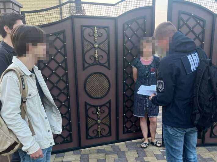 На Рівненщині правоохоронець переправляв чоловіків до Польщі