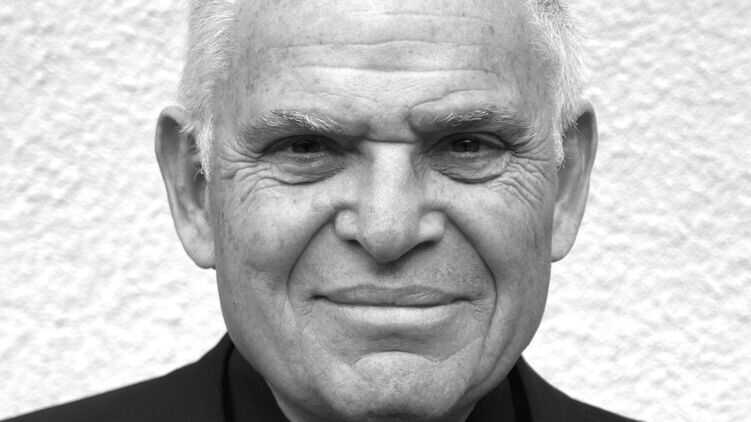 Колишній радник Рейгана закликав повернути з-за кордону українців та відправити їх на фронт