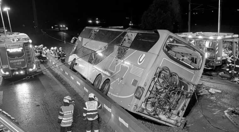 Двоповерховий автобус із українцями потрапив у ДТП в Австрії