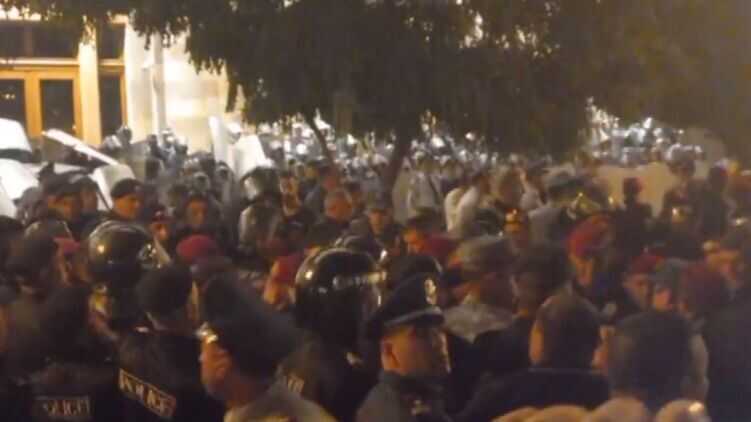 У Єревані протестувальники звинувачують Пашиняна у зраді вірмен у Нагірному Карабаху